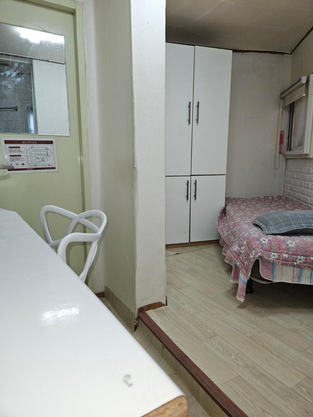 Хостел Hub House Livingtel Сеул Екстер'єр фото